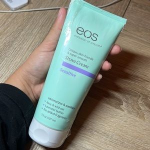 EOS Evolution of Smooth Sensitive Skin Shave Cream Aloe & Wild Oat 7oz